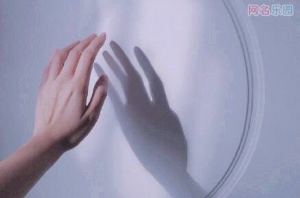 伤感到哭的男生网名1
