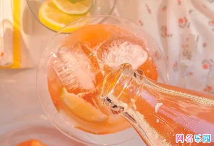 �Լ���Ⱥ����ǳƺ����� �Լ���Ⱥ����ǳƽ�ʲô��