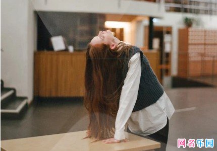 �˼��˰���Ů������